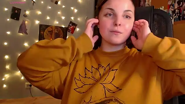 Snapshot of Saya_sweet chatting on 09/28/25, 09:42 Saya sweet online show from 09/28/25, 09:42