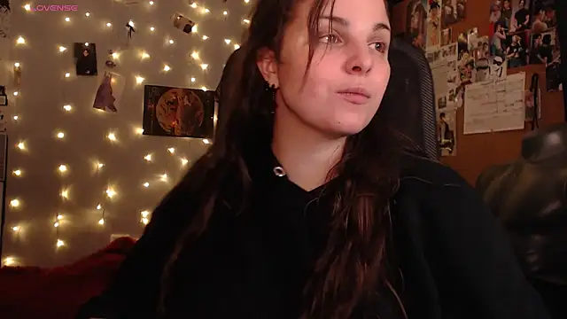 Snapshot of Saya_sweet chatting on 10/11/25, 09:35 Saya sweet online show from 10/11/25, 09:35