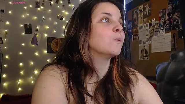 Snapshot of Saya_sweet chatting on 10/12/25, 09:41 Saya sweet online show from 10/12/25, 09:41