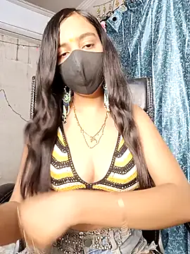 Snapshot of Parinaaz18 chatting on 04/27/26, 01:20 Parinaaz18 online show from 04/27/26, 01:20