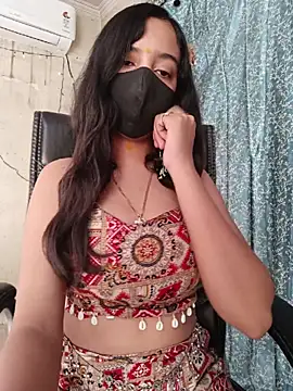 Snapshot of Parinaaz18 chatting on 05/14/26, 01:23 Parinaaz18 online show from 05/14/26, 01:23