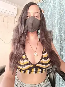 Snapshot of Parinaaz18 chatting on 05/15/26, 01:23 Parinaaz18 online show from 05/15/26, 01:23