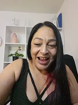 Snapshot of Gina_Myers chatting on 06/05/26, 04:08 Gina Myers online show from 06/05/26, 04:08