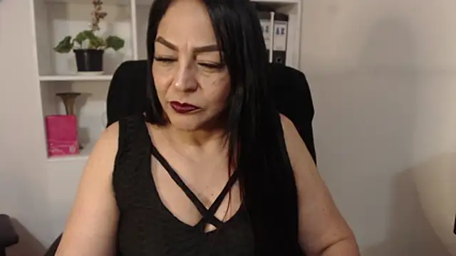 Snapshot of Gina_Myers chatting on 06/19/26, 03:33 Gina Myers online show from 06/19/26, 03:33