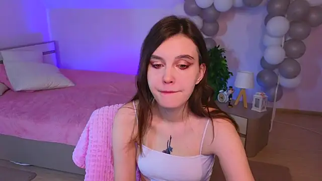 SusieMorris online show from 01/28/25, 02:11