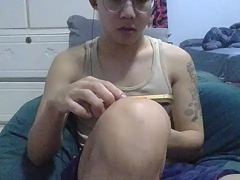 Snapshot of ZHIIz chatting on 04/14/26, 05:08 ZHIIz online show from 04/14/26, 05:08