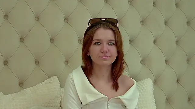 LessySmith online show from 03/07/25, 04:44