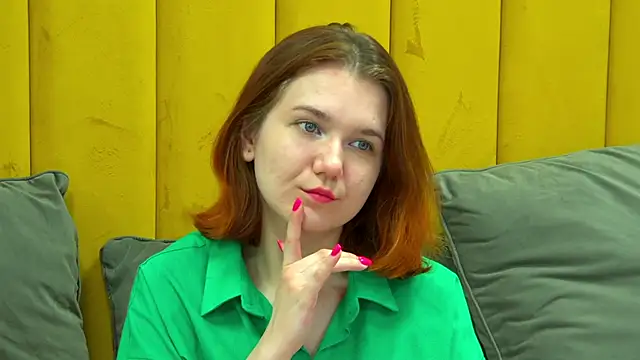 Snapshot of LessySmith chatting on 03/14/26, 04:18 LessySmith online show from 03/14/26, 04:18