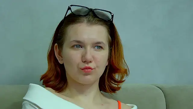 Snapshot of LessySmith chatting on 03/15/26, 04:29 LessySmith online show from 03/15/26, 04:29