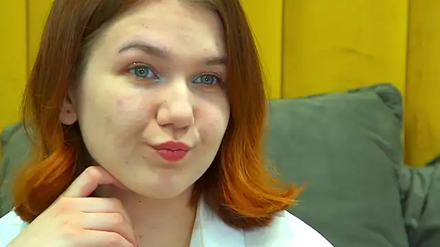 Snapshot of LessySmith chatting on 03/20/26, 04:12 LessySmith online show from 03/20/26, 04:12