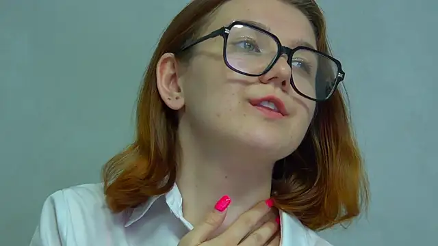 Snapshot of LessySmith chatting on 04/05/26, 04:42 LessySmith online show from 04/05/26, 04:42