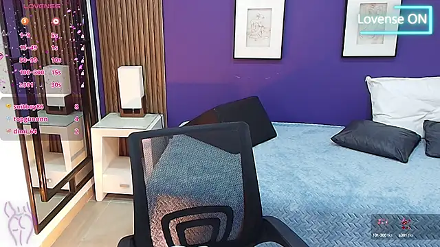 Snapshot of alina_martinelli chatting on 01/16/25, 04:39 alina martinelli online show from 01/16/25, 04:39