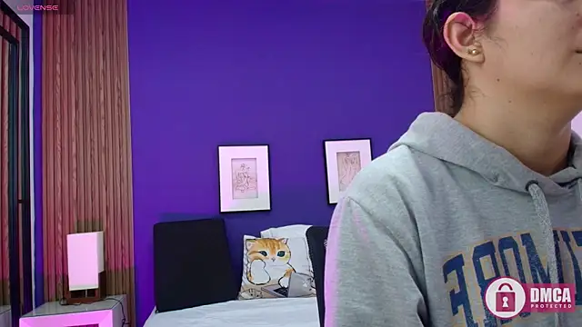 Snapshot of alina_martinelli chatting on 02/14/25, 12:47 alina martinelli online show from 02/14/25, 12:47