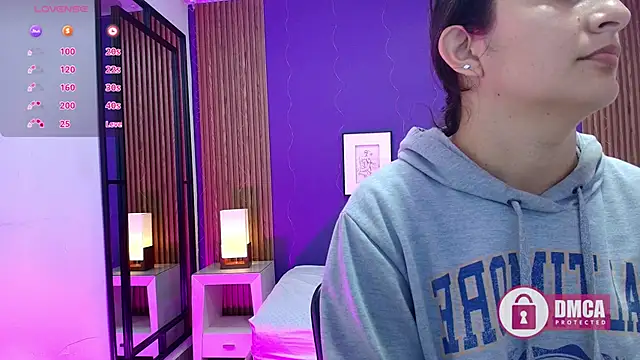 Snapshot of alina_martinelli chatting on 09/24/25, 12:19 alina martinelli online show from 09/24/25, 12:19