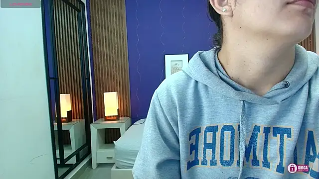 Snapshot of alina_martinelli chatting on 09/26/25, 11:58 alina martinelli online show from 09/26/25, 11:58