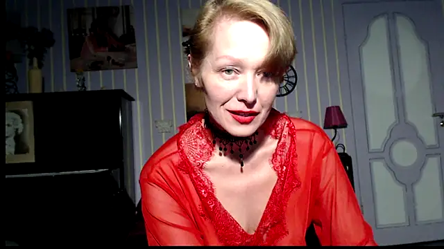 Snapshot of Marquise555 chatting on 09/25/25, 06:44 Marquise555 online show from 09/25/25, 06:44