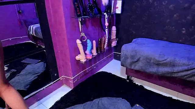 Alexa Slave online show from 02/04/25, 01:23