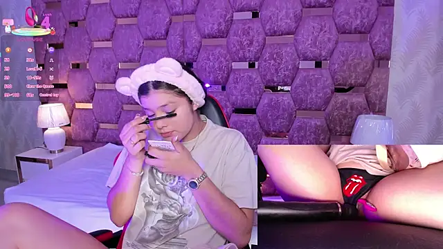 Trianna   online show from 11/22/25, 02:27