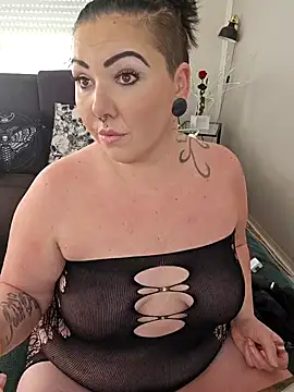 Snapshot of -BonnieBlack- chatting on 02/03/25, 10:58 -BonnieBlack- online show from 02/03/25, 10:58