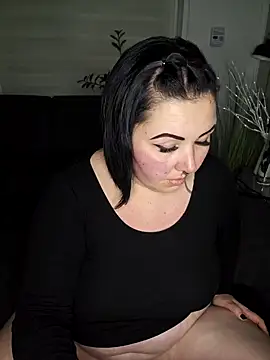 Snapshot of -BonnieBlack- chatting on 02/05/25, 08:25 -BonnieBlack- online show from 02/05/25, 08:25