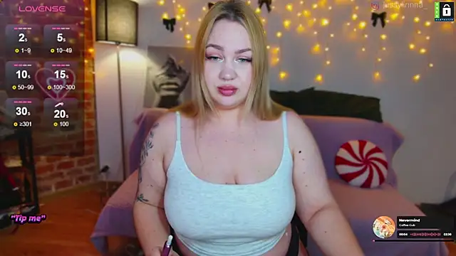 Snapshot of -LinaLove- chatting on 01/15/25, 02:02 -LinaLove- online show from 01/15/25, 02:02