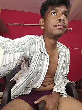 Snapshot of richardjames95 chatting on 06/17/26, 01:56 richardjames95 online show from 06/17/26, 01:56
