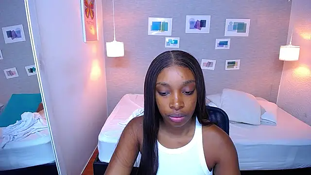 Snapshot of Shamiraa_moore chatting on 03/19/25, 01:18 Shamiraa moore online show from 03/19/25, 01:18