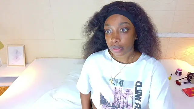 Snapshot of Shamiraa_moore chatting on 10/09/25, 07:56 Shamiraa moore online show from 10/09/25, 07:56