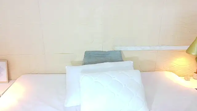 Snapshot of Shamiraa_moore chatting on 10/20/25, 08:20 Shamiraa moore online show from 10/20/25, 08:20