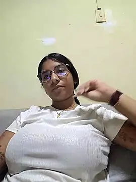 Snapshot of Sofythom1 chatting on 03/14/26, 01:55 Sofythom1 online show from 03/14/26, 01:55