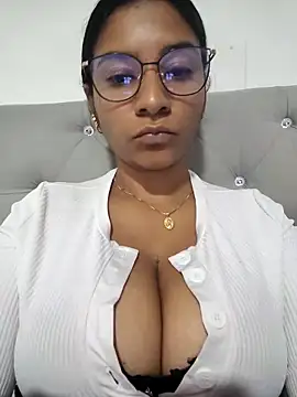 Snapshot of Sofythom1 chatting on 03/15/26, 12:27 Sofythom1 online show from 03/15/26, 12:27