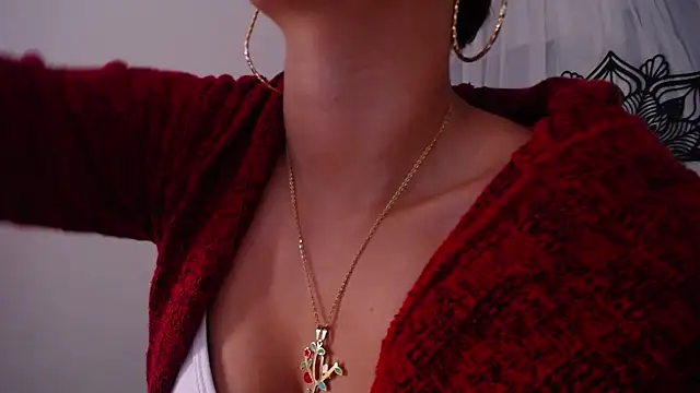 Snapshot of MarianaSanz chatting on 12/15/24, 12:28 MarianaSanz online show from 12/15/24, 12:28