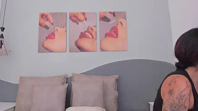 Snapshot of MarianaSanz chatting on 04/25/26, 01:52 MarianaSanz online show from 04/25/26, 01:52