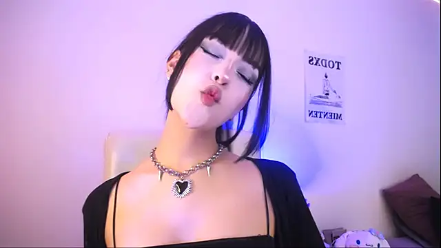 Snapshot of elektraa_sky11 chatting on 03/29/26, 10:10 elektraa sky11 online show from 03/29/26, 10:10