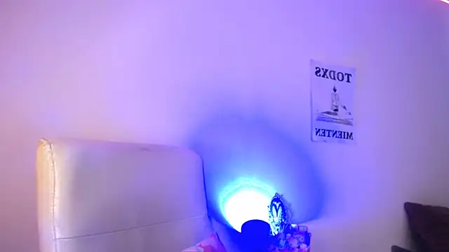 Snapshot of elektraa_sky11 chatting on 04/05/26, 07:44 elektraa sky11 online show from 04/05/26, 07:44