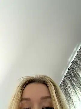 Snapshot of -RIVIERA- chatting on 11/23/25, 09:20 -RIVIERA- online show from 11/23/25, 09:20