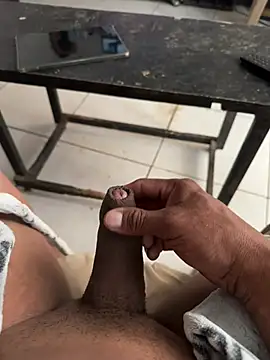 Snapshot of elber-gdo chatting on 01/13/26, 11:21 elber-gdo online show from 01/13/26, 11:21