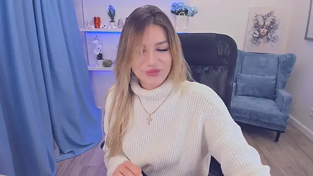 Snapshot of SelenaeMoore chatting on 10/22/25, 03:29 SelenaeMoore online show from 10/22/25, 03:29
