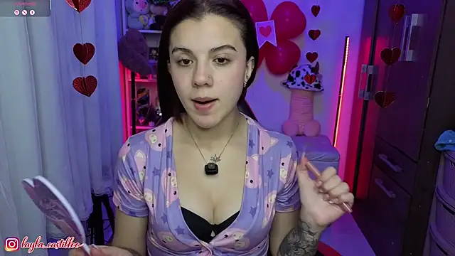 Snapshot of Layla_castilloo chatting on 02/22/26, 01:51 Layla castilloo online show from 02/22/26, 01:51