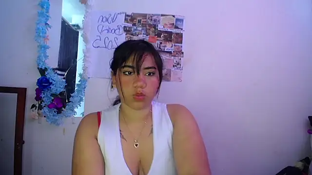 Snapshot of soul_red chatting on 02/15/25, 03:28 soul red online show from 02/15/25, 03:28