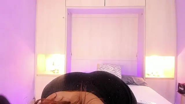 Snapshot of KendallRosse1 chatting on 01/25/25, 12:37 KendallRosse1 online show from 01/25/25, 12:37