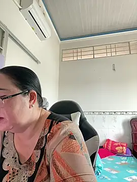 Snapshot of NDith chatting on 03/15/25, 04:13 NDith online show from 03/15/25, 04:13