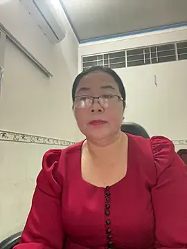 Snapshot of NDith chatting on 03/17/25, 02:12 NDith online show from 03/17/25, 02:12