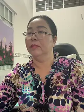 Snapshot of NDith chatting on 03/17/25, 11:21 NDith online show from 03/17/25, 11:21