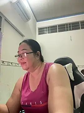 Snapshot of NDith chatting on 03/18/25, 12:14 NDith online show from 03/18/25, 12:14