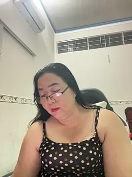 Snapshot of NDith chatting on 03/18/25, 03:31 NDith online show from 03/18/25, 03:31