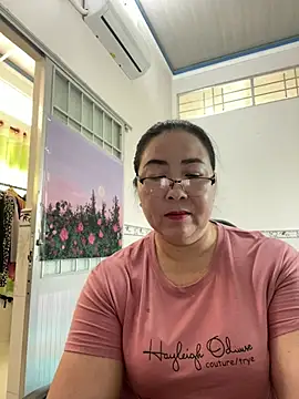 Snapshot of NDith chatting on 03/20/25, 09:15 NDith online show from 03/20/25, 09:15