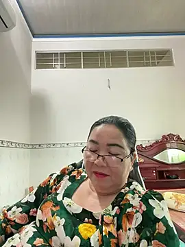 Snapshot of NDith chatting on 03/21/25, 09:45 NDith online show from 03/21/25, 09:45