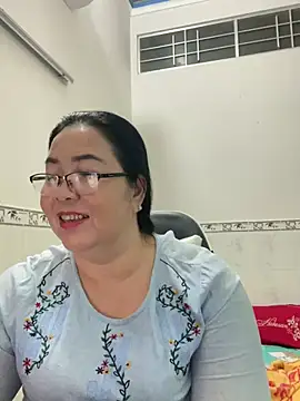 Snapshot of NDith chatting on 03/21/25, 02:29 NDith online show from 03/21/25, 02:29