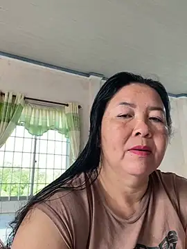 Snapshot of NDith chatting on 03/22/25, 12:49 NDith online show from 03/22/25, 12:49